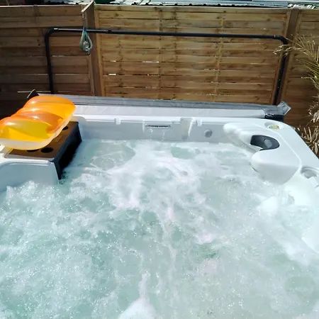 Privatunterkunft L'orangerie Idron